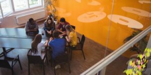 criação e promoção do conhecimento e educação corporativa